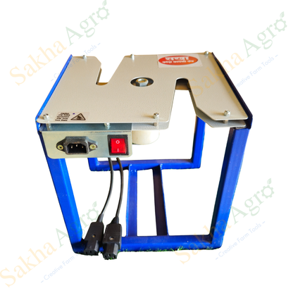 सखा ॲग्रो प्याज और लहसुन काटने की मशीन, प्याज और लहसुन की जड़ और पत्ती के लिए कटर, स्प्रे पंप या 12V पावर स्रोत पर चलता है 